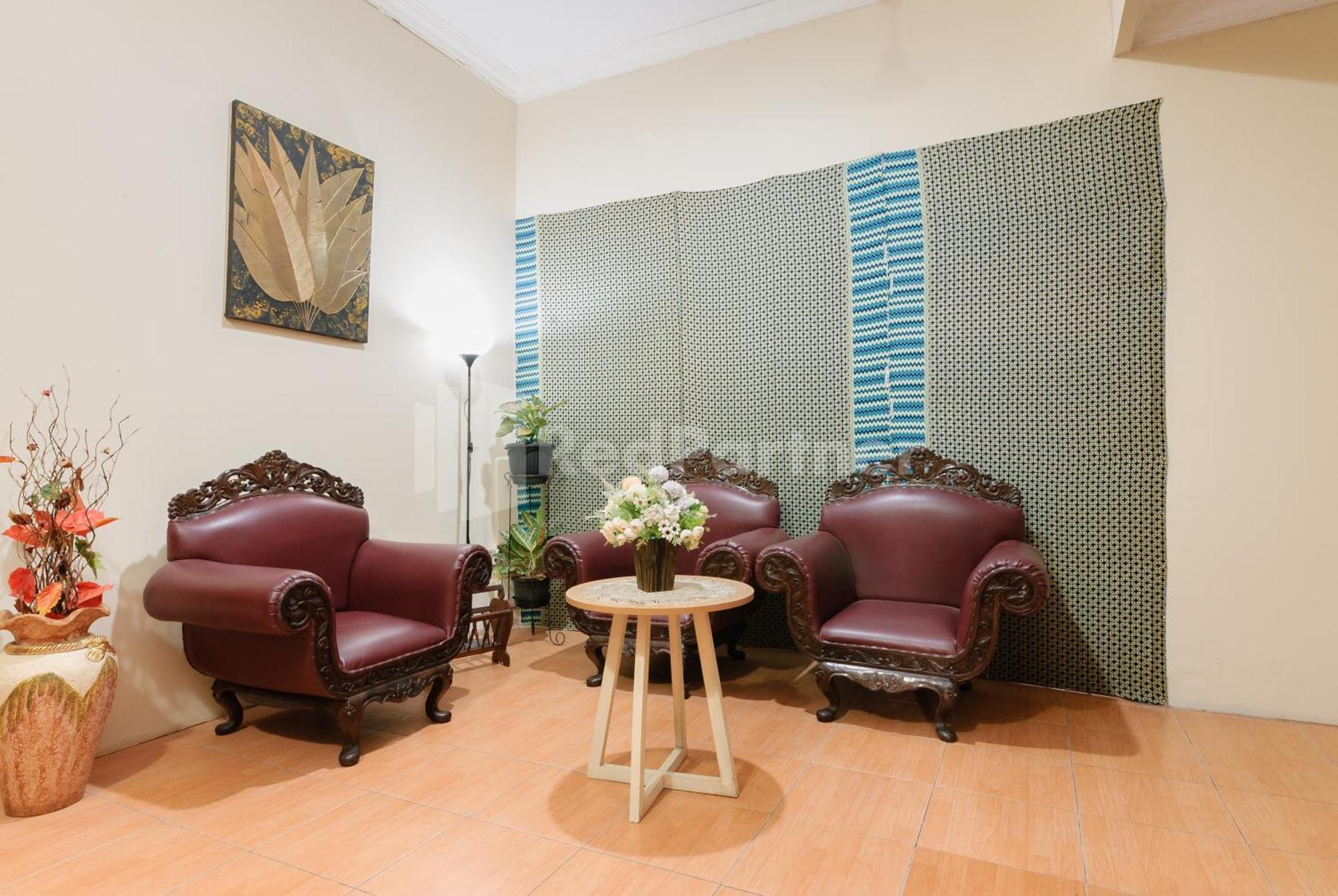 Sr Residence Near Mall Ciputra Cibubur Mitra Reddoorz Бекасі Екстер'єр фото
