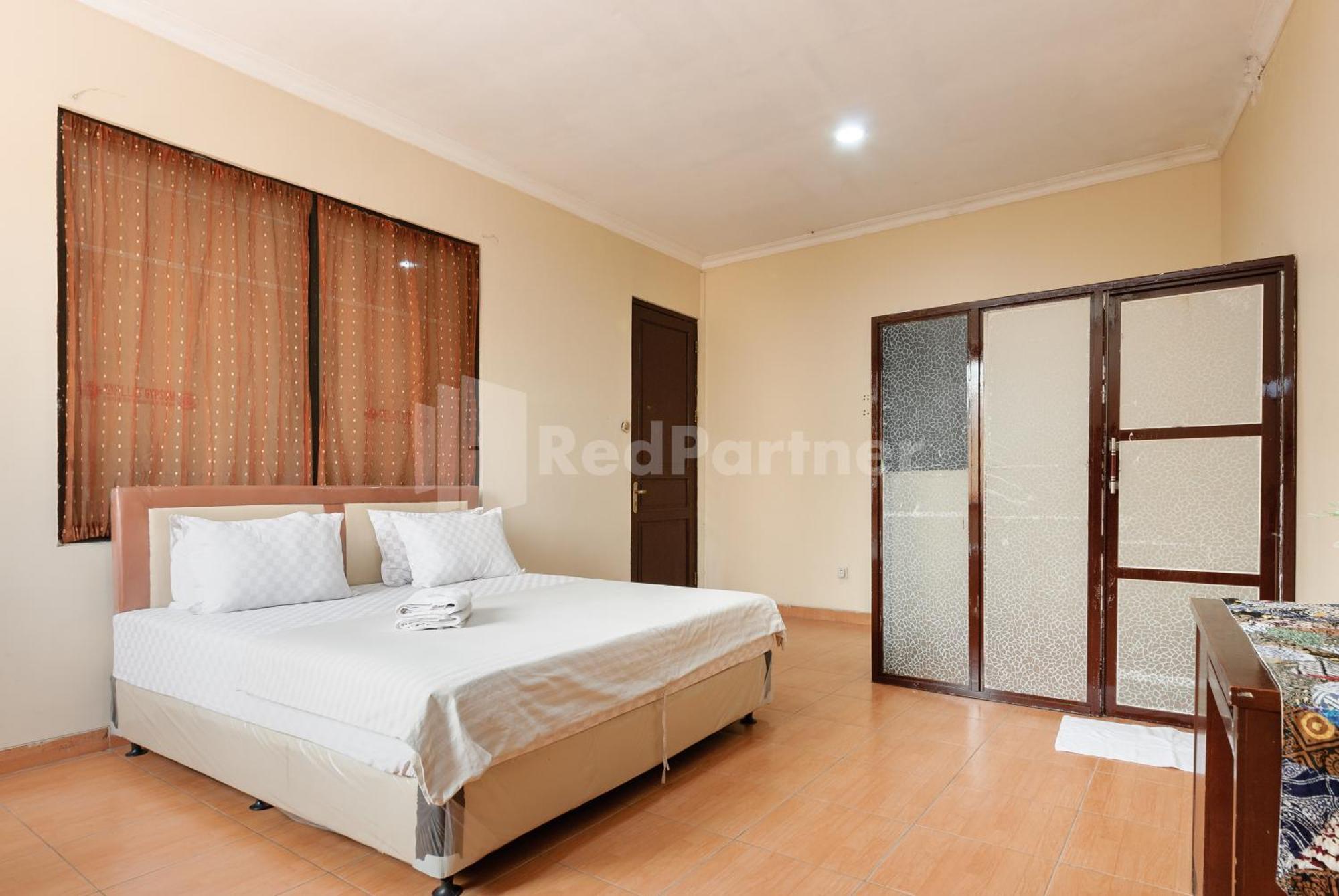 Sr Residence Near Mall Ciputra Cibubur Mitra Reddoorz Бекасі Екстер'єр фото
